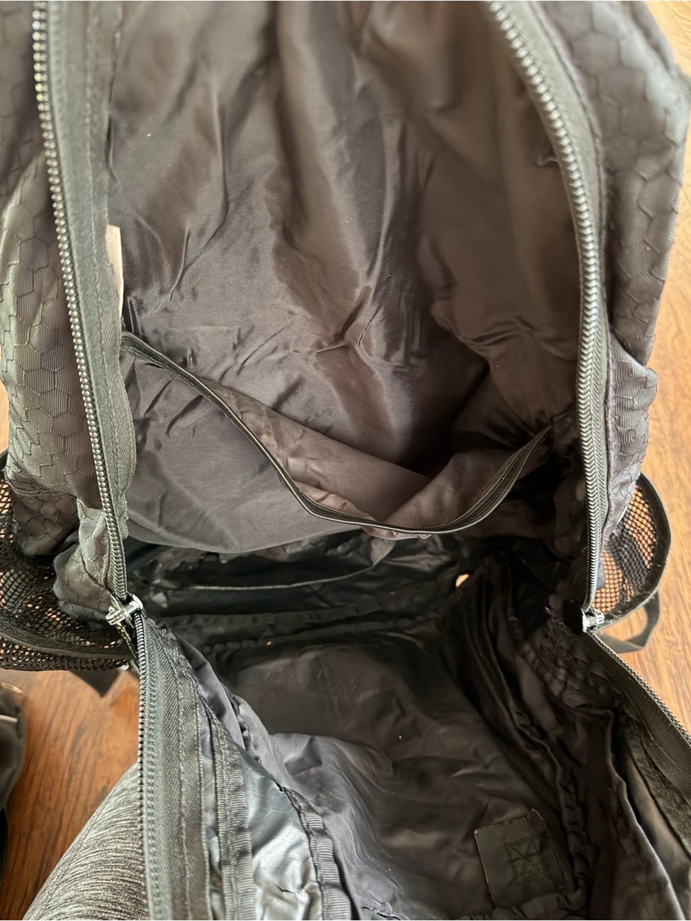 Under Armour Backpack - Picture 3 of 4